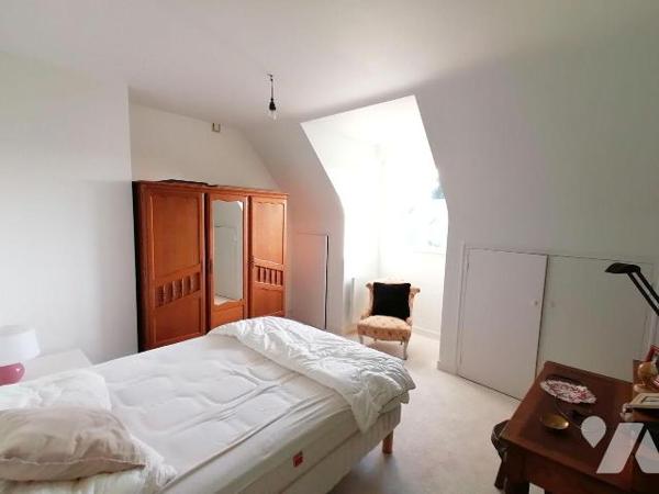 NOUVEAUTE TRENTE CINQ NOTAIRES !! Sur la commune de CHARTRES DE BRETAGNE, proche du centre-vill...