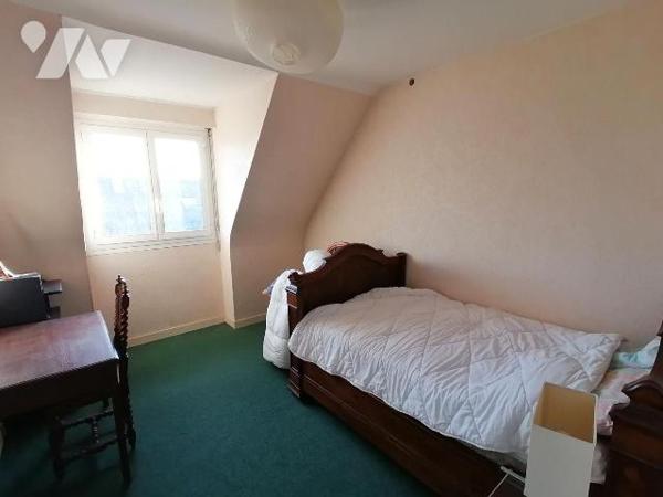 NOUVEAUTE TRENTE CINQ NOTAIRES !! Sur la commune de CHARTRES DE BRETAGNE, proche du centre-vill...