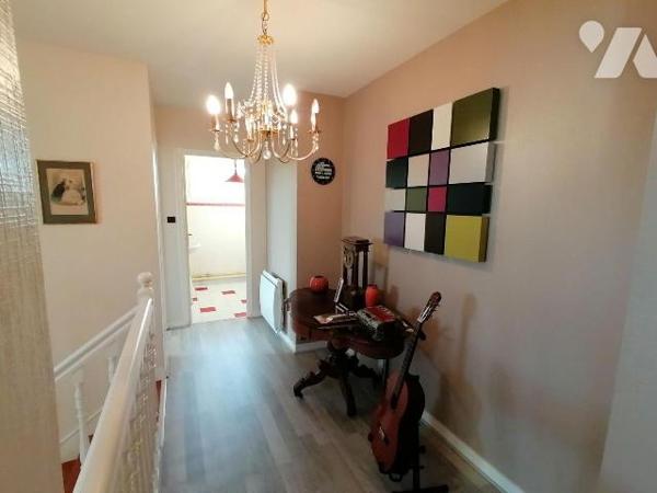 NOUVEAUTE TRENTE CINQ NOTAIRES !! Sur la commune de CHARTRES DE BRETAGNE, proche du centre-vill...