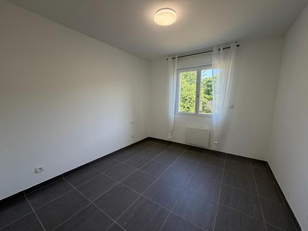 Maison neuve 3 chambres - Plain-pied - Quartier calme- Faibles consommations - Varennes-Vauzelles- 2h30 PARIS- commerces - écoles -
