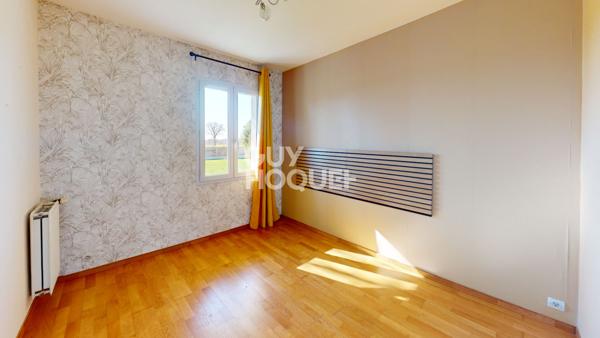 Maison 7 pièces de 141 m² à Sartilly-Baie-Bocage 50530 · Quartier Angey