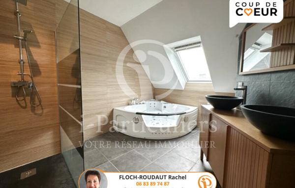 Secteur privilégié pour cette maison contemporaine proche des plages.