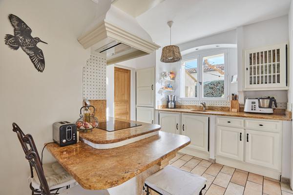 Lambesc - Maison individuelle plain-pied 110m² + garage + terrain 770m²