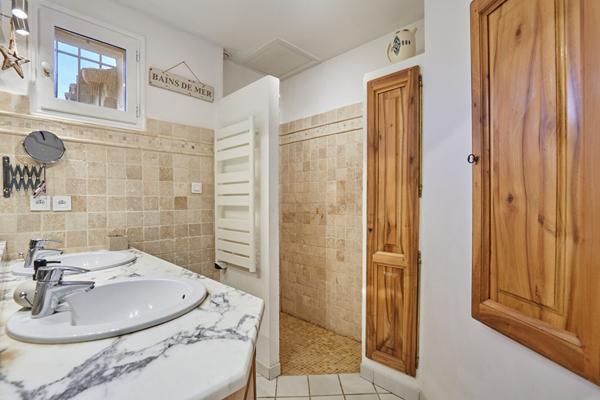 Lambesc - Maison individuelle plain-pied 110m² + garage + terrain 770m²