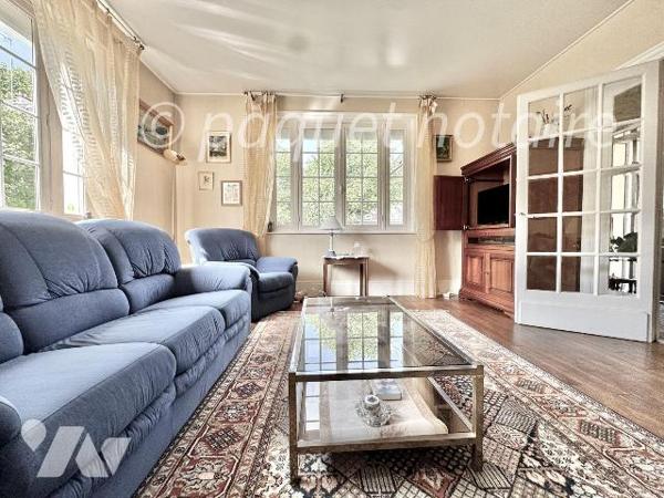 &#127969; Élégante Maison Bourgeoise ? Centre-Ville ? Jardin, Parking et Garage 

Située en p...