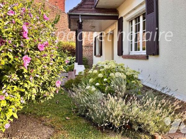 &#127969; Élégante Maison Bourgeoise ? Centre-Ville ? Jardin, Parking et Garage 

Située en p...