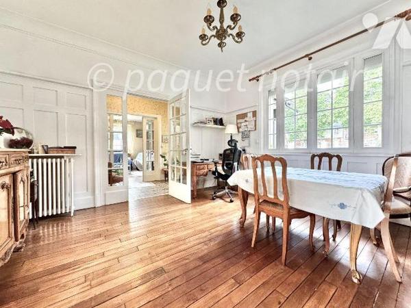 &#127969; Élégante Maison Bourgeoise ? Centre-Ville ? Jardin, Parking et Garage 

Située en p...