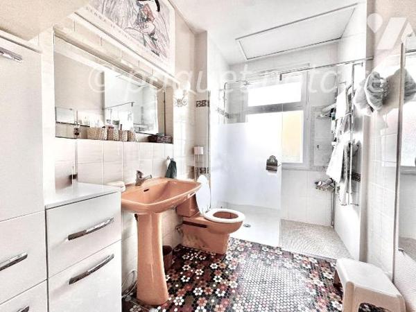 &#127969; Élégante Maison Bourgeoise ? Centre-Ville ? Jardin, Parking et Garage 

Située en p...