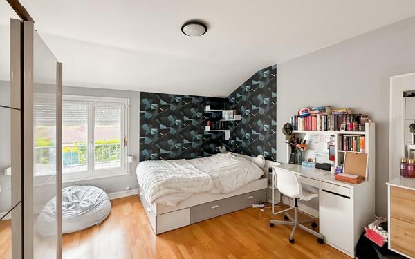 Maison à vendre    6 pièces • 142,06 m2 Tinqueux