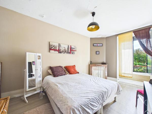 MUR COMMERCIAUX AVEC APPARTEMENT 269 M2