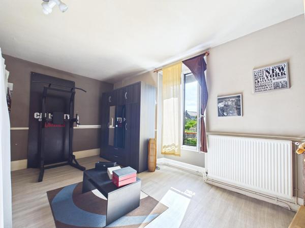 MUR COMMERCIAUX AVEC APPARTEMENT 269 M2