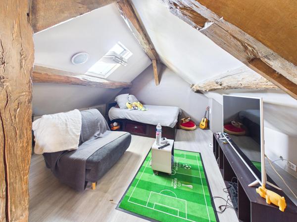 MUR COMMERCIAUX AVEC APPARTEMENT 269 M2
