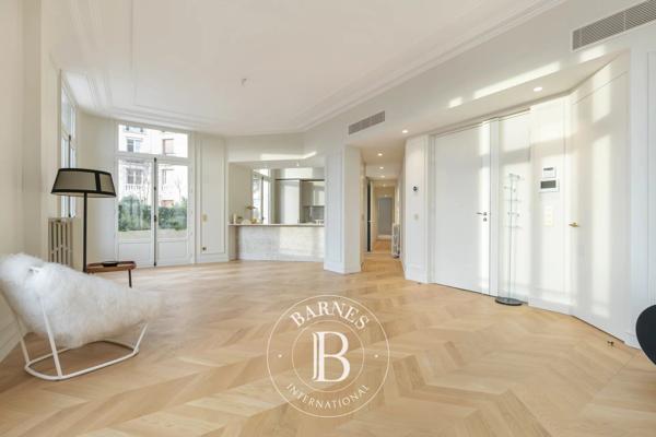 Paris 16ème, Appartement 2 Chambres -  147 m² à vendre
