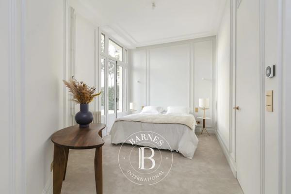 Paris 16ème, Appartement 2 Chambres -  147 m² à vendre
