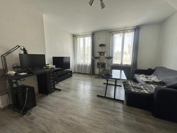 Maison à vendre de 90m² hab, 3 chambres dont 1 au RDC, GARAGE.