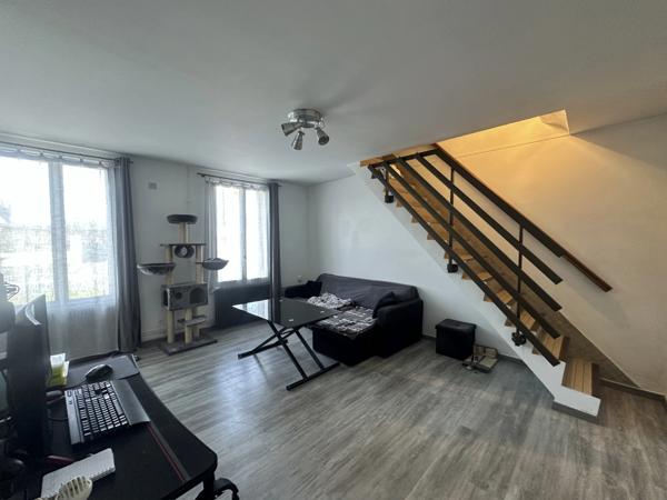 Maison à vendre de 90m² hab, 3 chambres dont 1 au RDC, GARAGE.