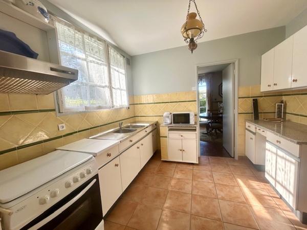 Breuillet (91650) BREUILLET - PORT SUD - MAISON FAMILIALE F6 - 120 M2 - JARDIN ET LAC