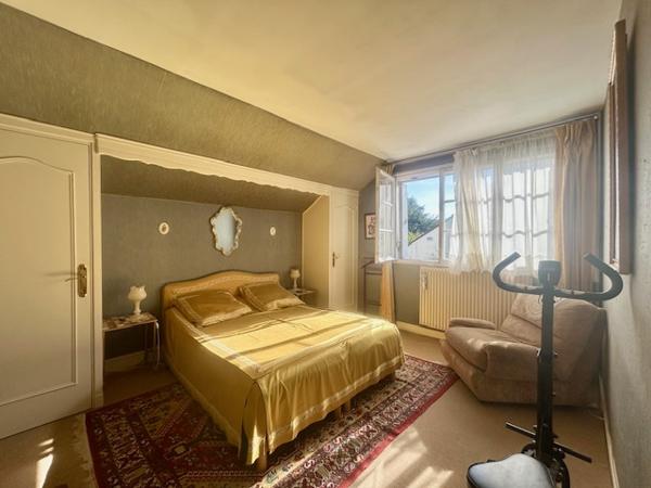 Breuillet (91650) BREUILLET - PORT SUD - MAISON FAMILIALE F6 - 120 M2 - JARDIN ET LAC