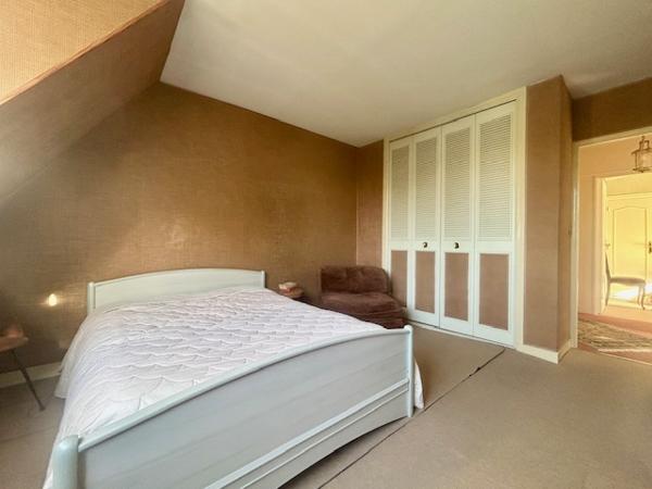 Breuillet (91650) BREUILLET - PORT SUD - MAISON FAMILIALE F6 - 120 M2 - JARDIN ET LAC