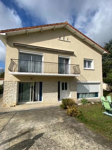 Ruelle. Maison 126 m² avec garage et jardin