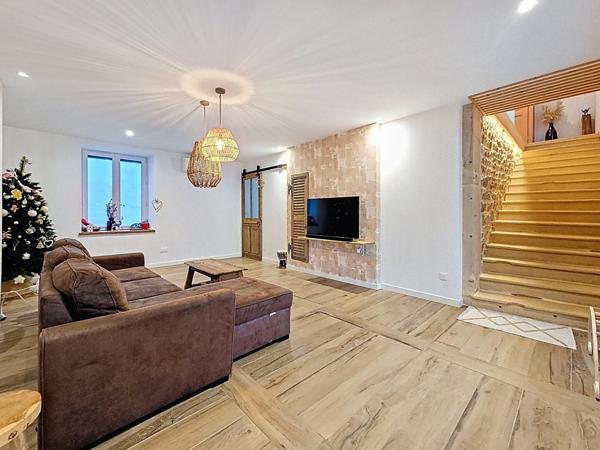 Maison 175 m² en pierre et pisé sur 591 m²