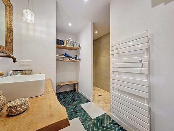 Maison 175 m² en pierre et pisé sur 591 m²