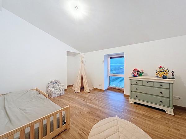 Maison 175 m² en pierre et pisé sur 591 m²