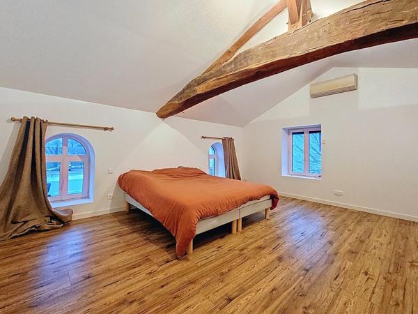 Maison 175 m² en pierre et pisé sur 591 m²