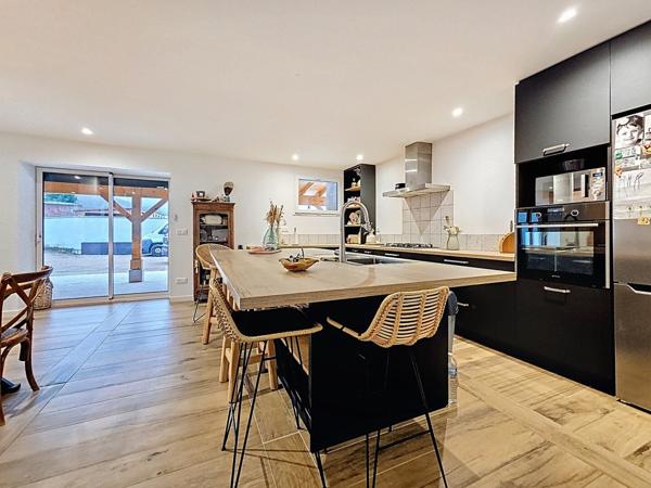 Maison 175 m² en pierre et pisé sur 591 m²