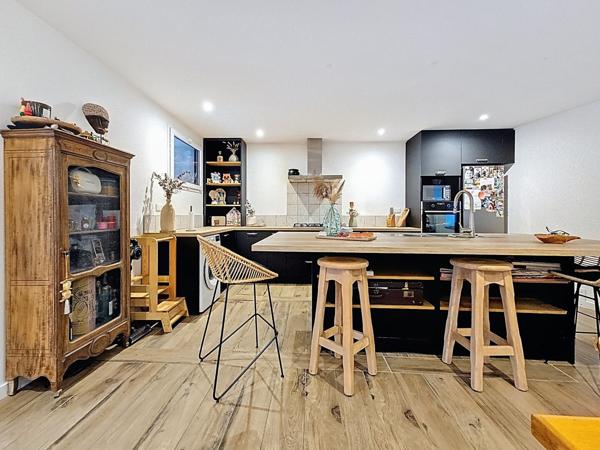 Maison 175 m² en pierre et pisé sur 591 m²