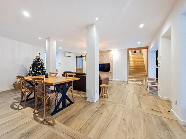 Maison 175 m² en pierre et pisé sur 591 m²
