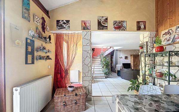 Maison à vendre    5 pièces •  Millery