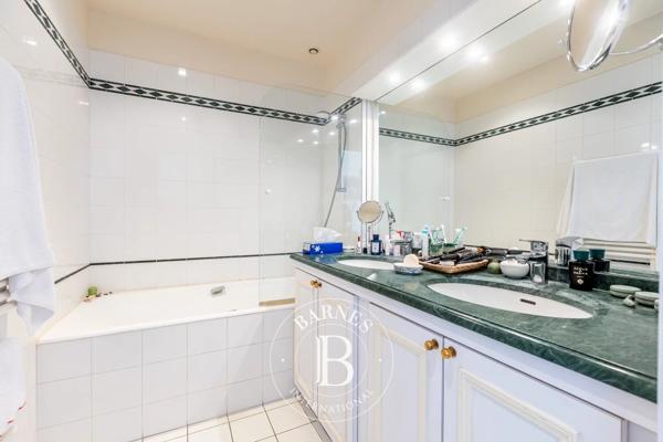 Paris 17ème, Appartement 2 Chambres -  113 m² à vendre