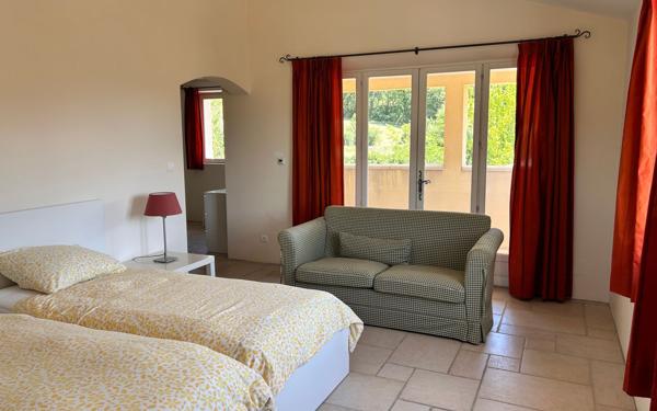 Maison à vendre    7 pièces •  Montbrun-les-Bains