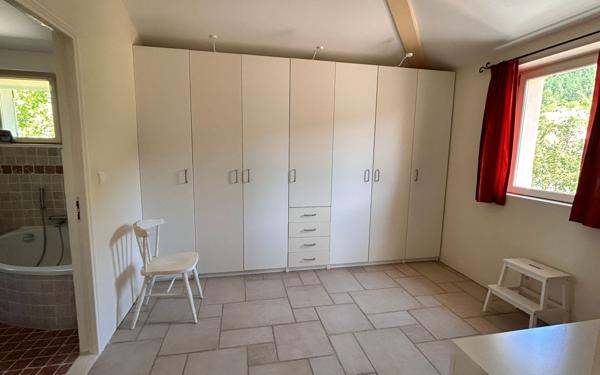 Maison à vendre    7 pièces •  Montbrun-les-Bains