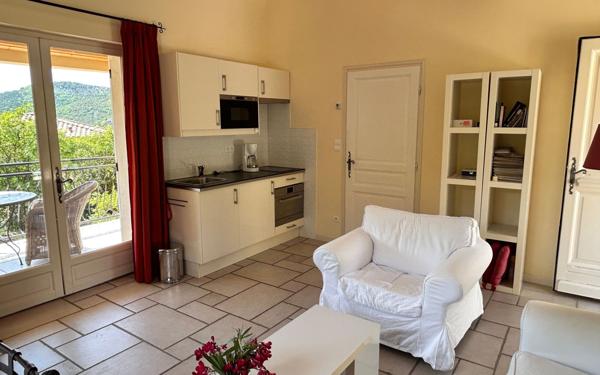 Maison à vendre    7 pièces •  Montbrun-les-Bains