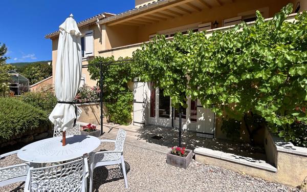 Maison à vendre    7 pièces •  Montbrun-les-Bains