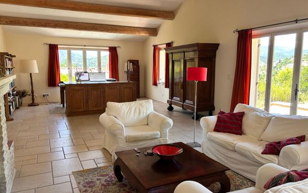 Maison à vendre    7 pièces •  Montbrun-les-Bains