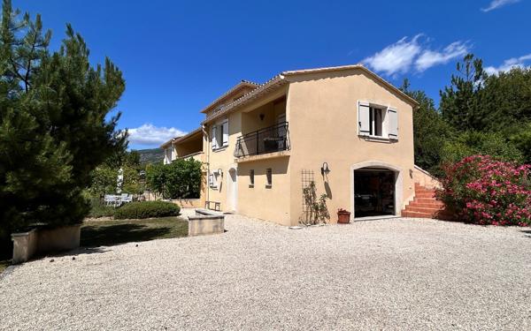 Maison à vendre    7 pièces •  Montbrun-les-Bains