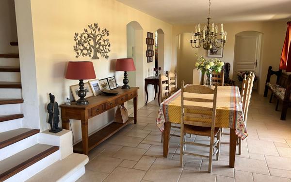 Maison à vendre    7 pièces •  Montbrun-les-Bains