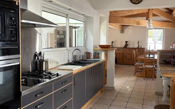 Maison à vendre    5 pièces •  Saint-Georges-d'Oléron