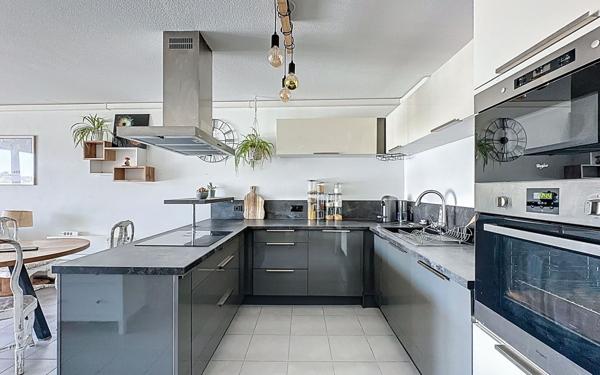 Appartement à louer    3 pièces • 69 m2 La Seyne-sur-Mer