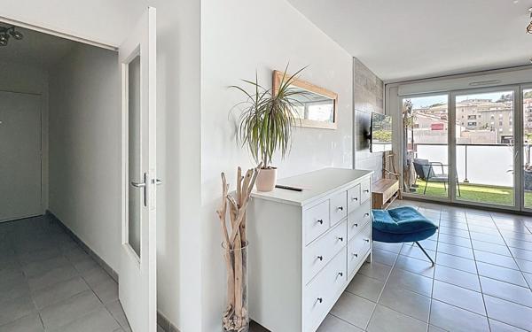 Appartement à louer    3 pièces • 69 m2 La Seyne-sur-Mer