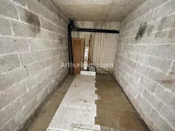 Vente                                                      Appartement
                        
                     3 pièces                      42 m2                     à Sainte-Maxime