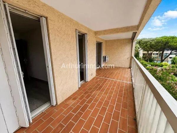 Vente                                                      Appartement
                        
                     3 pièces                      42 m2                     à Sainte-Maxime