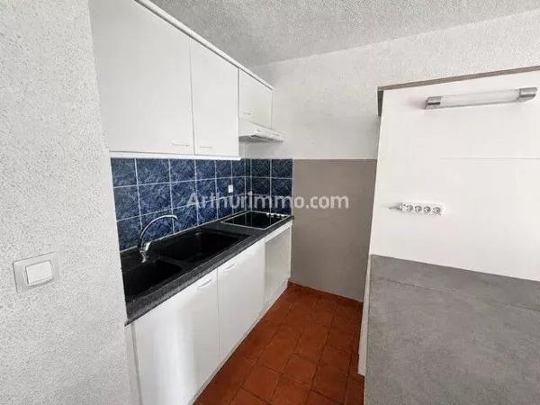 Vente                                                      Appartement
                        
                     3 pièces                      42 m2                     à Sainte-Maxime