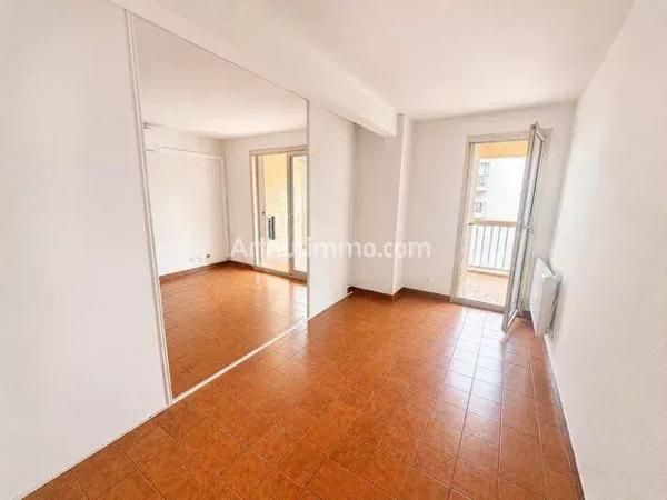 Vente                                                      Appartement
                        
                     3 pièces                      42 m2                     à Sainte-Maxime