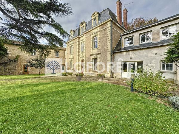 Achat maison près de STE VERGE - 15 pièce(s) - 1487 m² - 1 100 540 €