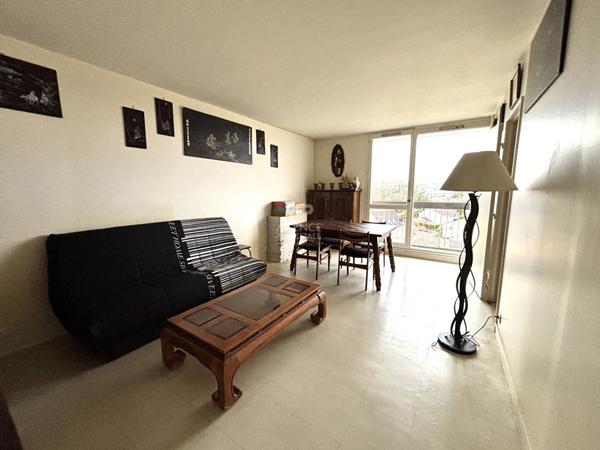 Appartement 2 pièces à Cergy-Préfecture €149 000 ** - Référence 11165