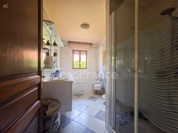 Maison individuelle 166 m² | 4 ch | Semi plain-pied | Double garage